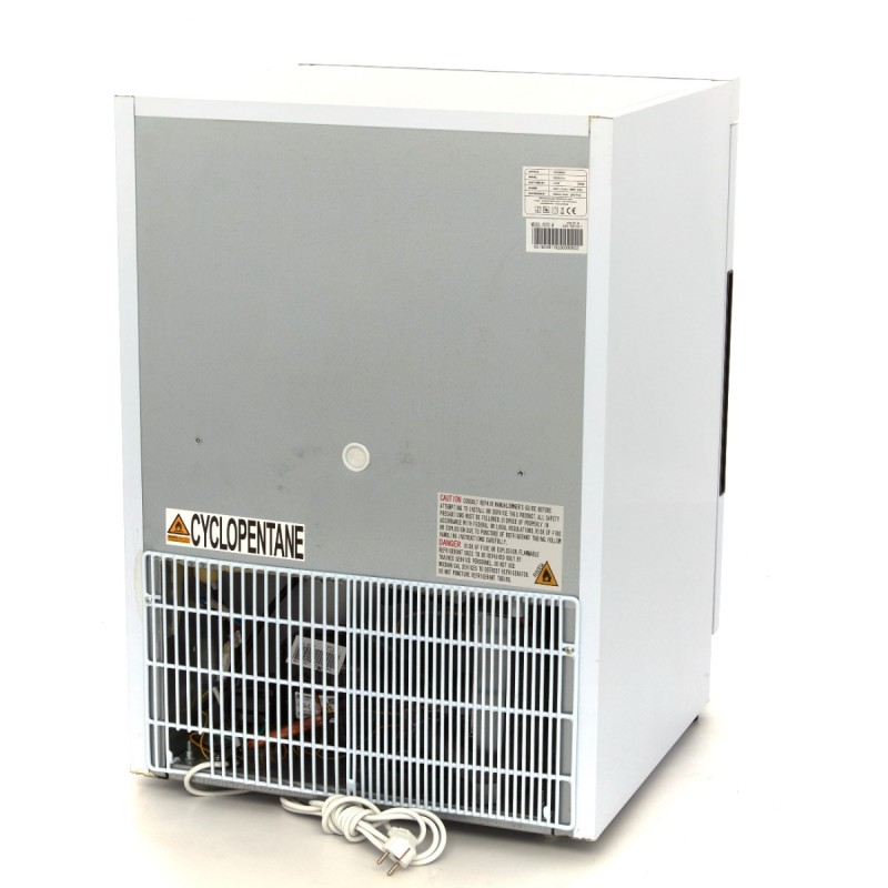 Fridge - 200L - 3 Adjustable Shelves - White Fridge - 200L - 3 Adjustable Shelves - White