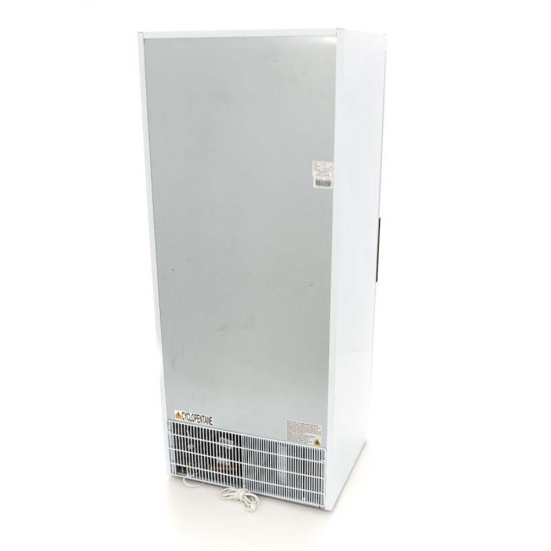 Fridge - 600L - 4 Adjustable Shelves - White Fridge - 600L - 4 Adjustable Shelves - White